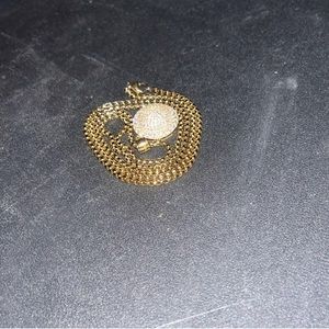 Chain/charm
10k gold